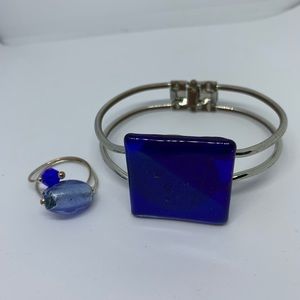 Blue bracelet with ring
